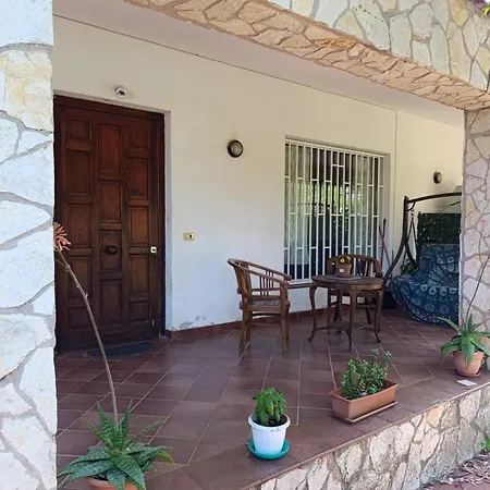 Prázdninový dům Casa In Giardino A Pochi Passi Dal Mare *